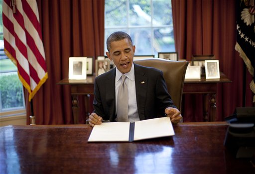 Obama Woos Young Voters with Cheap Student Loans