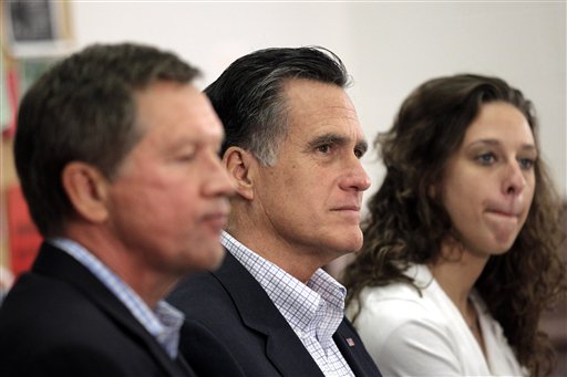 Romney urges young people to take economic risks