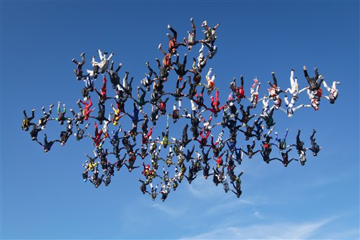 Vertical Skydiving World Record Broken in Illinois