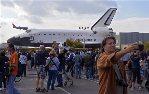 Shuttle Makes Car Commercial Cameo in Journey Toward LA Museum