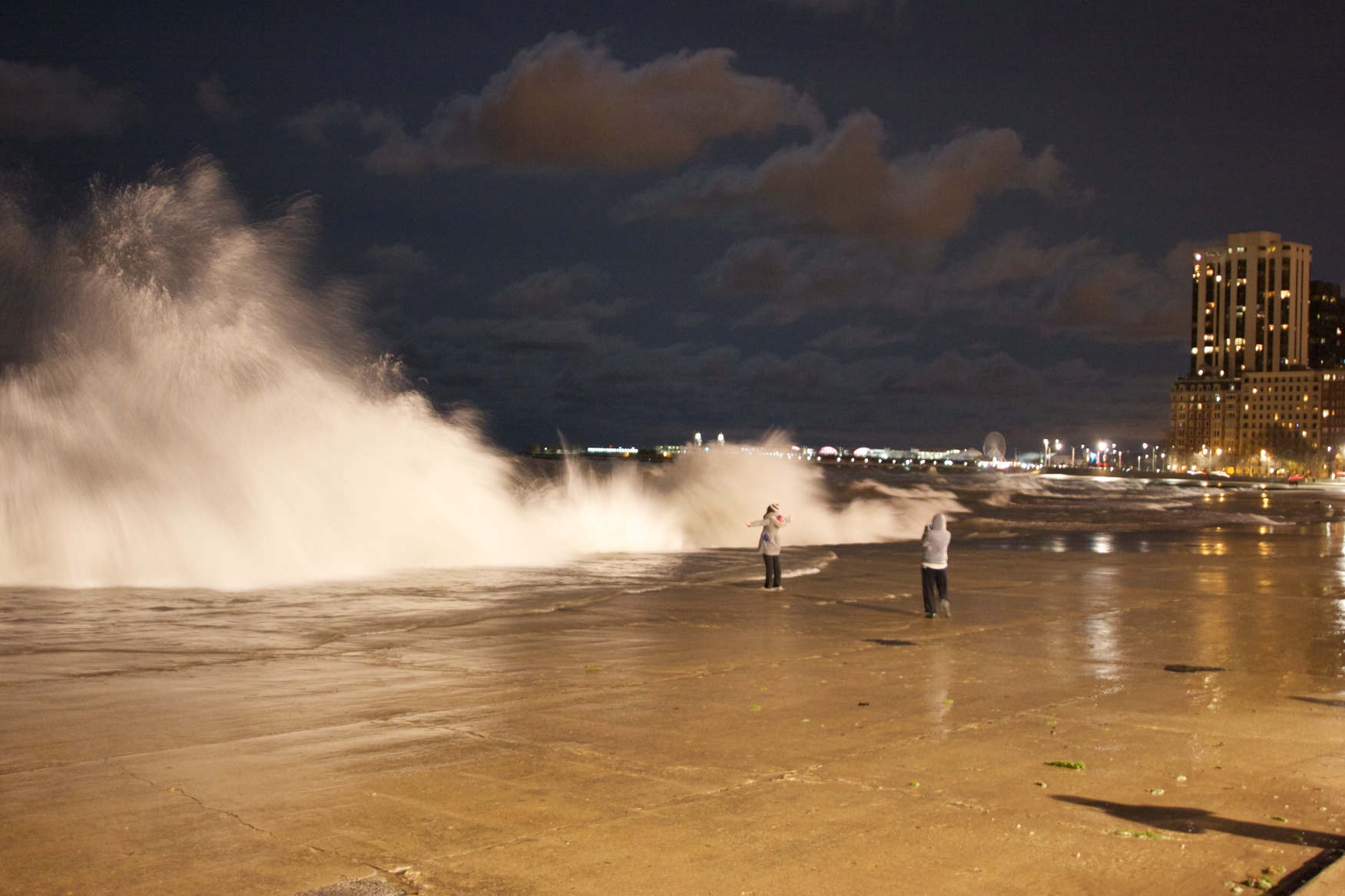 Superstorm Sandy Hits Chicago Lakeshore