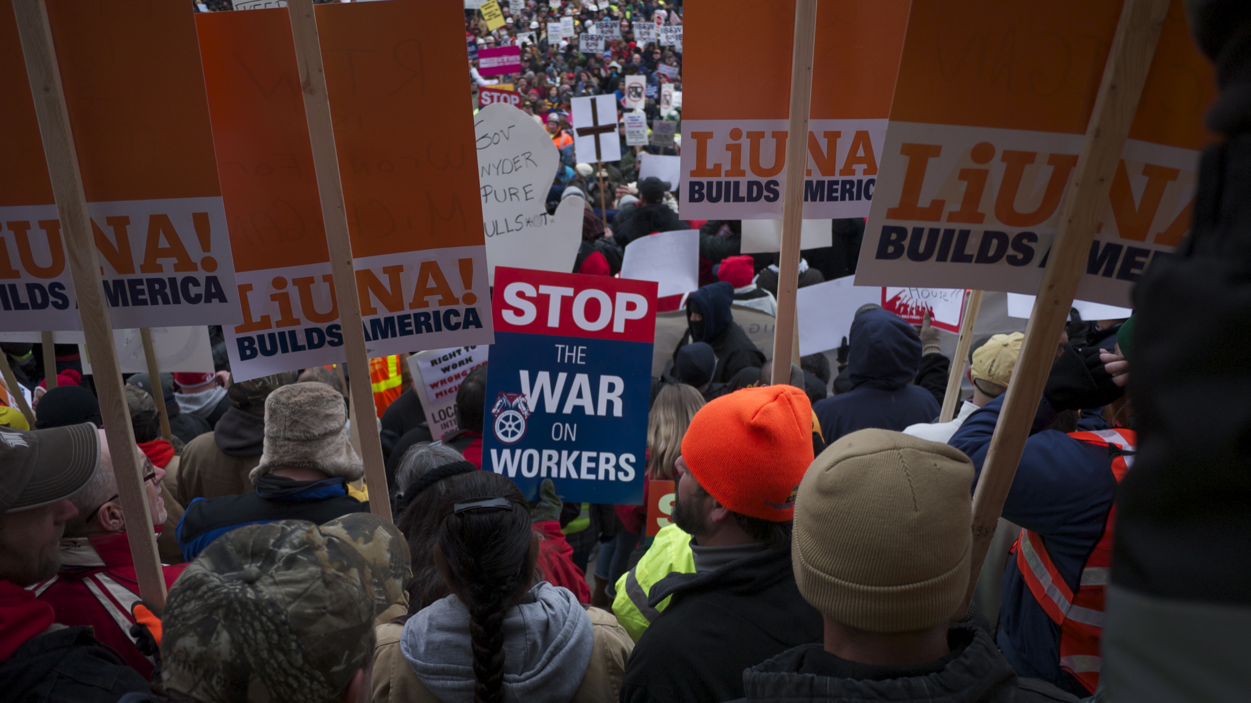 Thousands Protest Right-To-Work Bill in Michigan