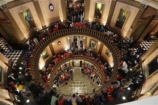 Mich. House approves right-to-work bill