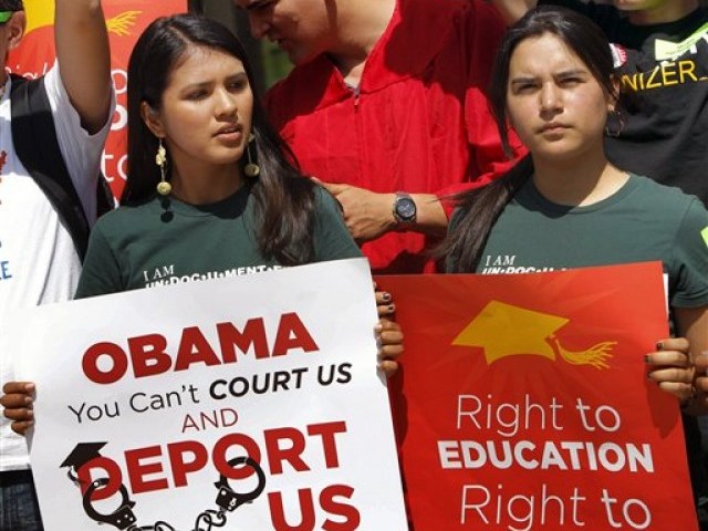 Report: Number of Illegal Aliens Deported Fell in 2014