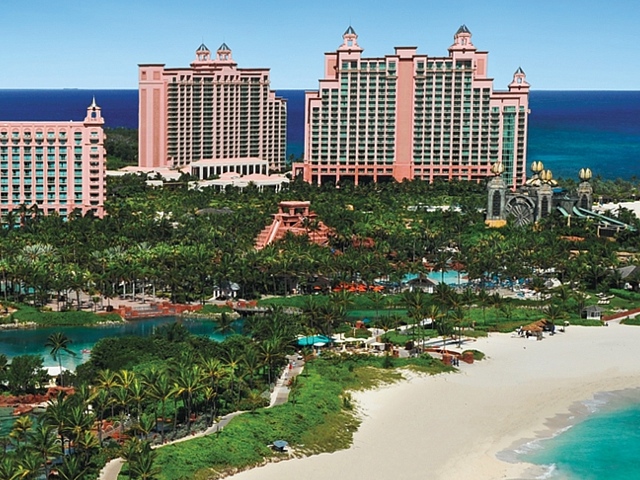 Exclusive: Sasha, Malia Obama Vacation at Bahamas' 'Atlantis' Resort