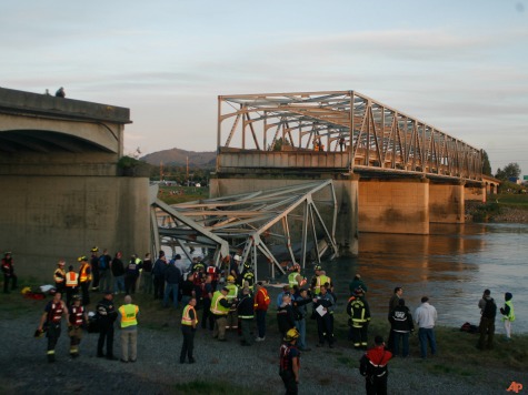 No Fatalities in I-5 Bridge Collapse