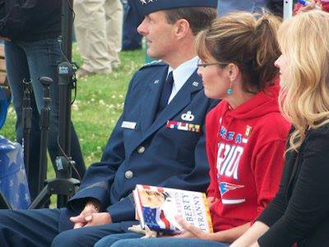 Palin to Troops: Post Photos of 'Pro-America' Books by Conservative Authors