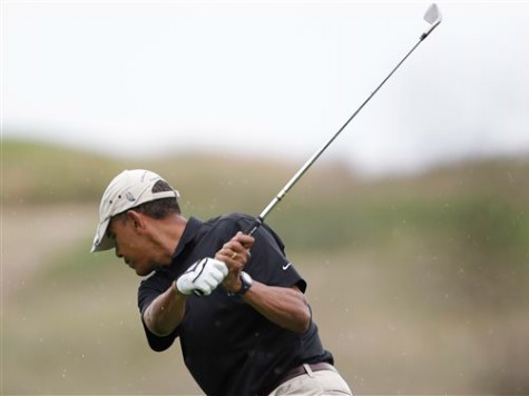 Obama Plays Final Golf Round Before Vacation Ends
