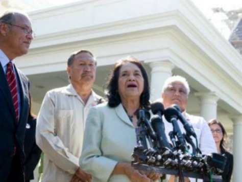 Dolores Huerta Mic Cut During 'Si Se Puede' Chant