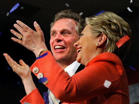 Hillary Heads to Hollywood to Fundraise for McAuliffe