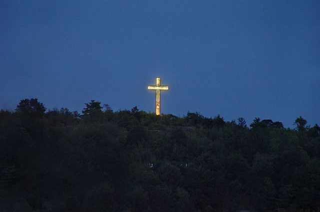 Waterbury, CT Works To Erect New 52-Foot Cross By Christmas