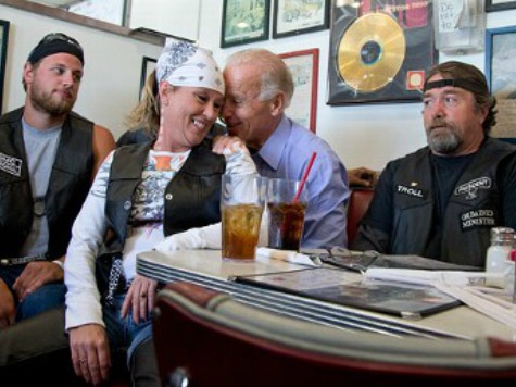 Biden Stops for Photo-Op, Patron Asks, 'Who Is He?'
