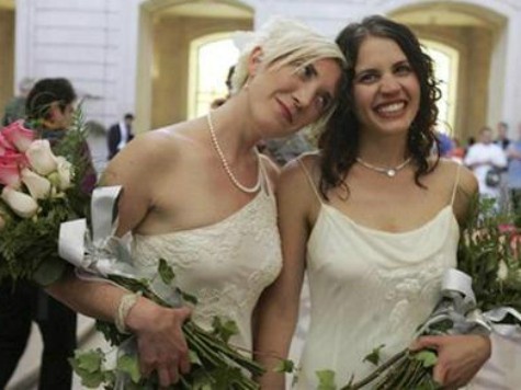 Same-Sex Marriages: One Sixth of 2013 Maine Weddings