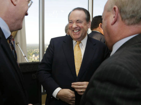 Mike Huckabee's Private Plane Habit Costing GOP Candidates and Orgs Big