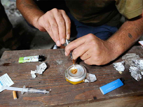 Undercover Drugs Squad Officer Sues Police For Heroin Addiction