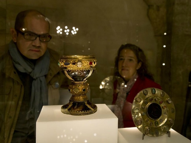 Crowds Swamp Church in Spain After 'Holy Grail' Claim