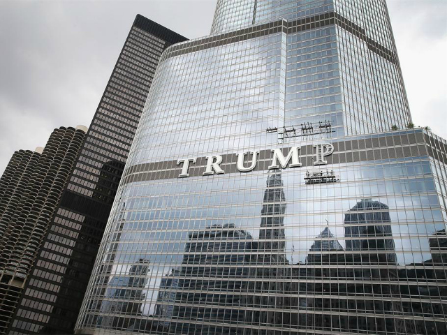 Chicago Suddenly Against Giant 'Trump' Sign on Downtown Building