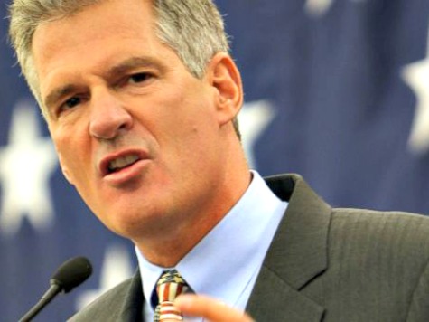 Scott Brown: Obama-Shaheen Immigration and Security Policies 'Inviting More Chaos and Danger'