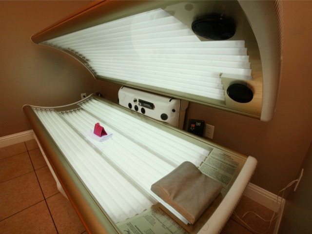 FDA: Sunlamps, Tanning Beds Require Skin Cancer Warnings