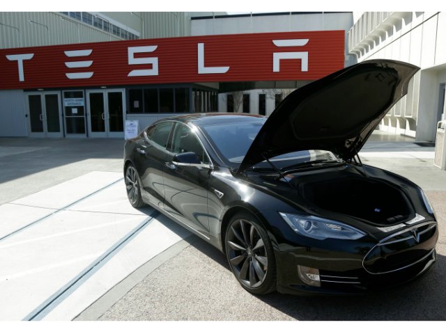 Nevada Governor Signs $1,538,000-per-job Incentive for Tesla Gigafactory