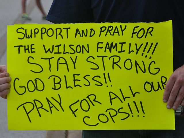 Rally in Support of Ferguson Officer Darren Wilson Draws Over a Hundred