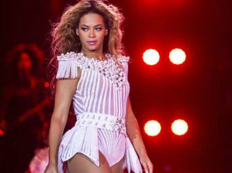 Beyonce Booed for Making Fans Wait in the Rain for Her Concert