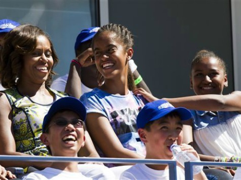 Michelle Obama, Daughters Take in 'Trip to Bountiful'