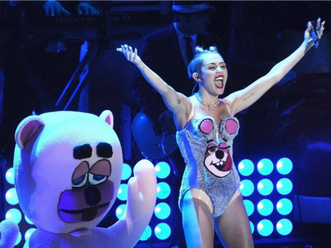 Miley Cyrus Backup Dancer Felt 'Less Than Human' During VMA Performance