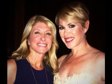 Molly Ringwald Endorses Wendy Davis for Gov of 'Houston, Texas'