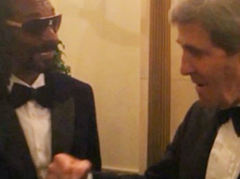 John Kerry Fist Bumps Snoop Dogg, State Dept. Tweets News