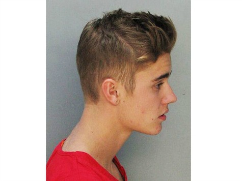 Police: Justin Bieber Charged with Resisting Arrest