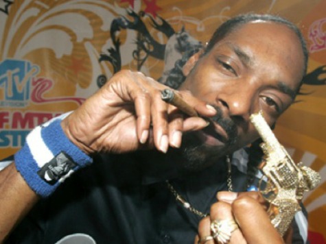 Bowwowwowyippyyoyippyyay: Snoop Dogg Disses Steelers OC
