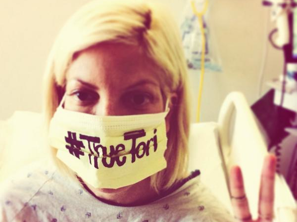 Mid-Ebola Scare, Tori Spelling Promotes Show with Tweet from Hospital