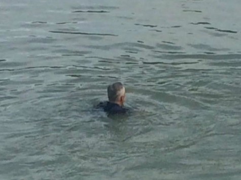 Jorge Ramos Swims Across Rio Grande River