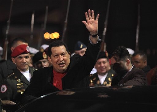 Hundreds rally to welcome Chavez home in Venezuela