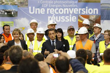 French voters abroad prefer Sarkozy, but barely