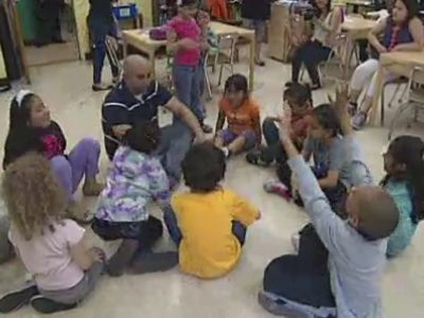 Manhattan Elementary School Requires Arabic Lessons