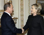 Clinton steps up pressure on Russia on Syria