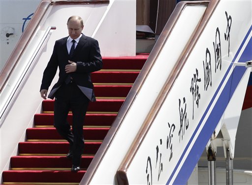 Putin, Hu meet on rising Russia-China partnership