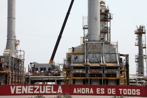 Seven Dead, 48 Hurt in Venezuela Refinery Blast