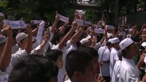 Thai Protesters at US Embassy over Anti-Muslim Film