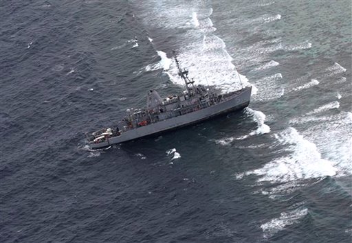 All Crew Leave US Navy Ship Stuck in Philippines