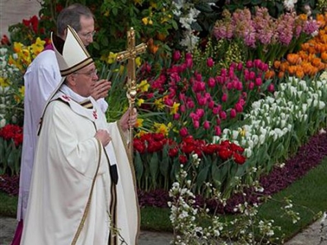 Amid Pilgrims from Around the World, Pope Francis Celebrates First Easter