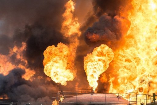 One Killed in Brazil Giant Fuel Depot Blaze