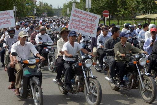 Cambodians Hold Mass Protest over Khmer Rouge Prison Denial