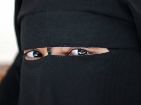 Saudi Arabia's 'Women in Society' Conference Attended by Men Only