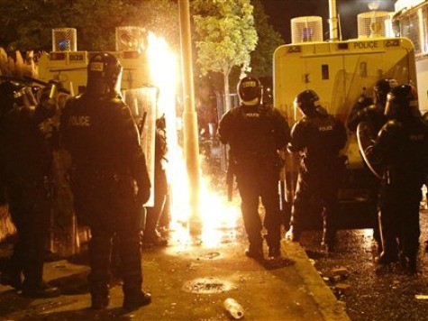 32 Police Officers, Lawmaker Hurt in Belfast Riots