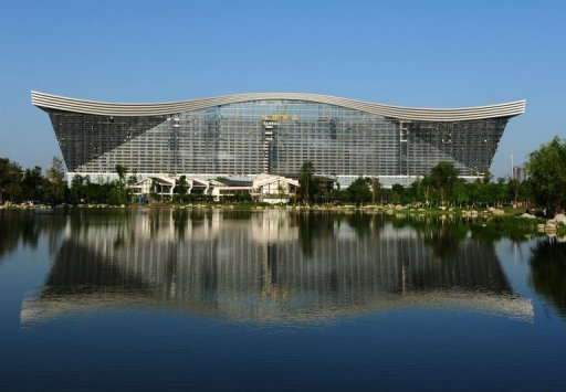 World's Largest Building Opens in China