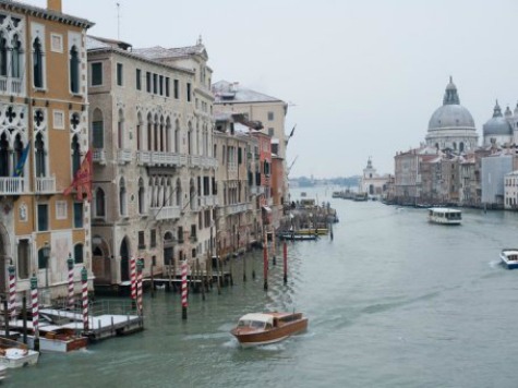 Venice Gondola Accident Kills German Tourist