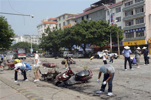 Blast Outside School in China Kills at Least 2